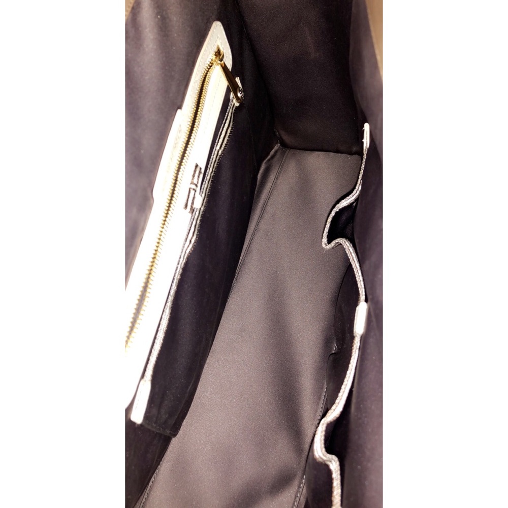 Henri Bendel handbag - Picture 4 of 5